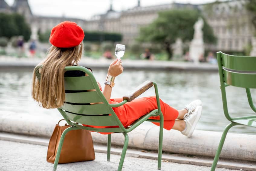 Women wearing a red beret in Paris