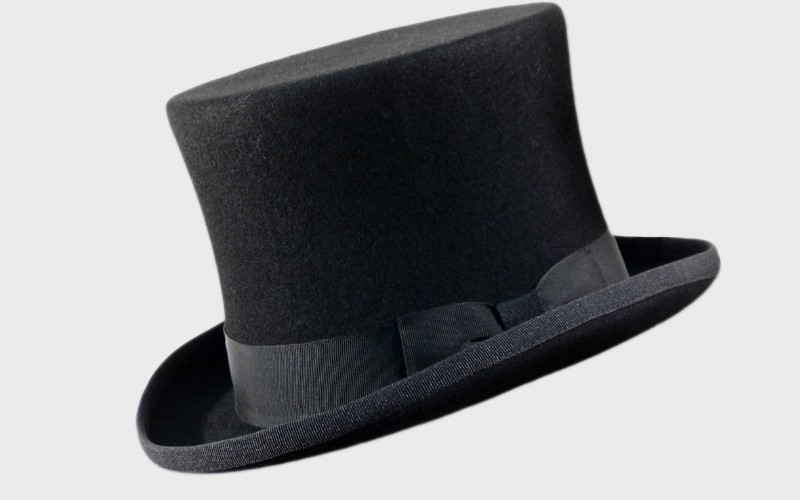 Black felt top hat