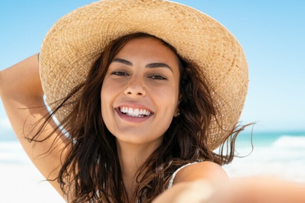 Tips for Wearing a Hat on the Beach