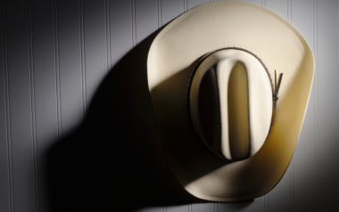 Cattleman cowboy hat crease